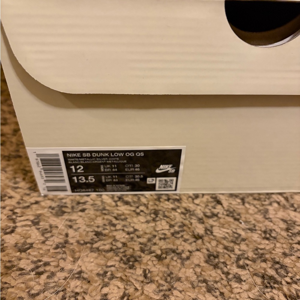 Supreme Size 12 Nike SB Dunk Low OG White/Silver
